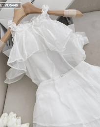 Set áo cổ yếm chân váy tầng màu trắng( giá mới) - VD5445
