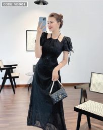 Đầm maxi màu đen cổ yếm vải ren bi tay nơ - VD5651