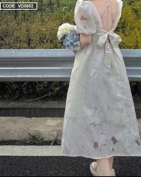 Đầm trắng hoa nổi cổ vuông tay phồng nơ sau lưng - VD5652