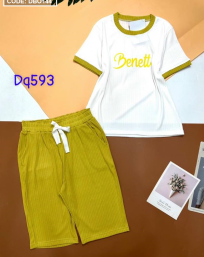 Đồ bộ lửng áo trắng tay ngắn phối viền in chữ benett - DBO1432