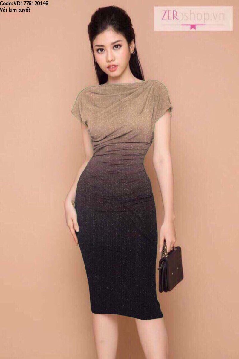 Kim Tuyến diện váy xẻ cao khi làm giám khảo