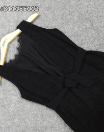 Đầm ren đen form dài hỡ lưng sau