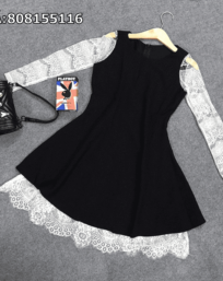 Đầm ren đen tay trắng form xèo