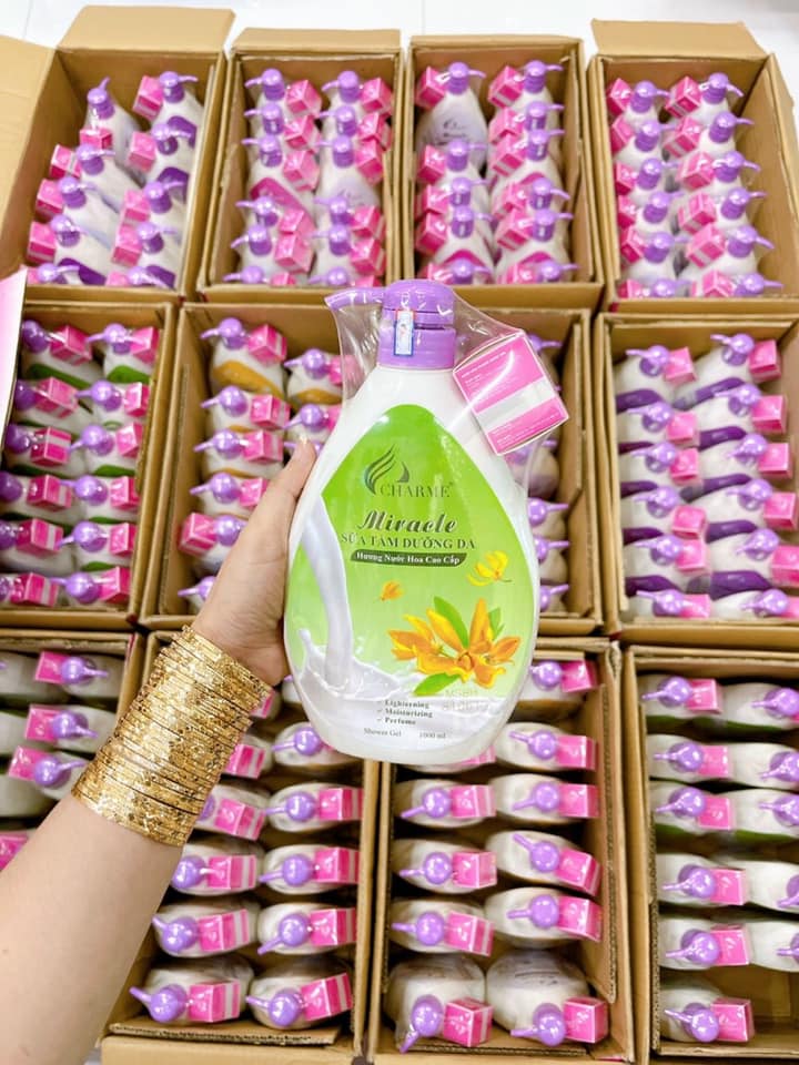 Sữa tắm nước hoa Charme Miracle 1000ml cho nữ chính hãng